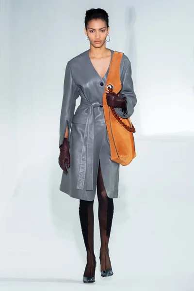 Look 18